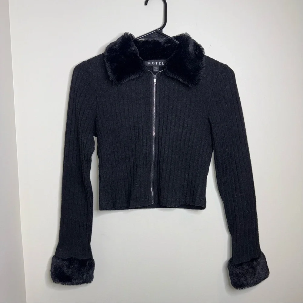 🖤Motel Rocks Black Cropped Jacket with Faux Fur Trim - Picture 2 of 4